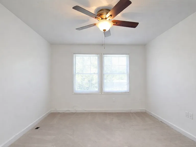 12103 Salemtown Dr — Photo 16