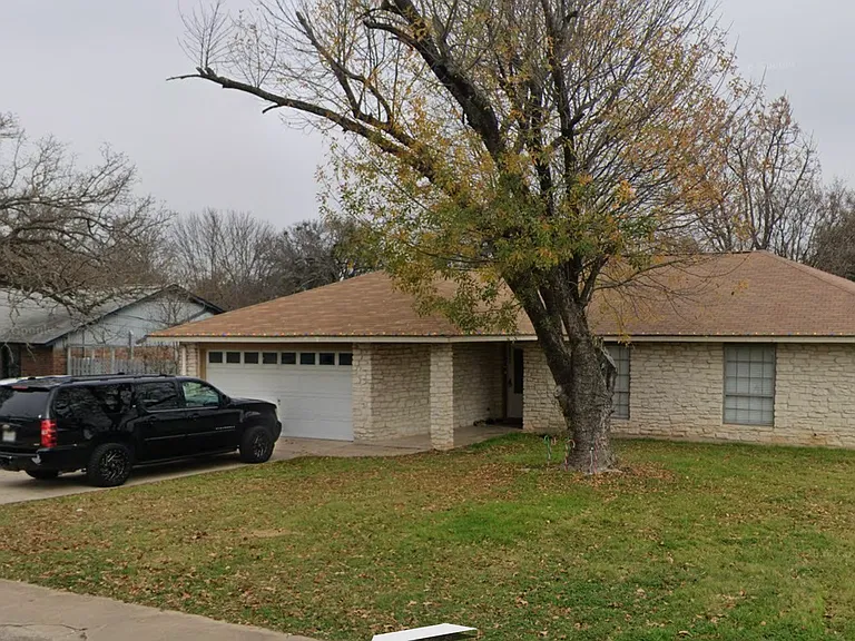 2502 La Rochelle Dr — Photo 1