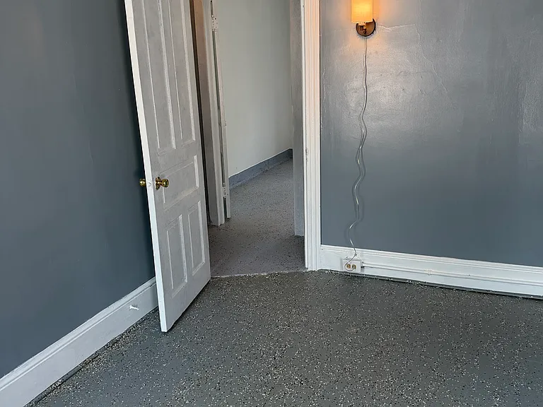 1238 Eckert Ave — Photo 12