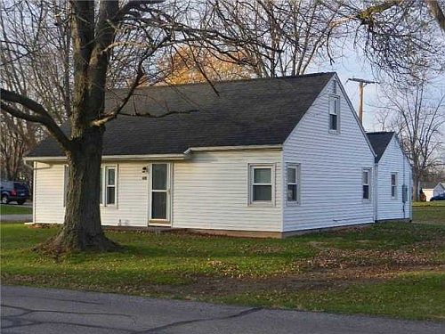 1st image of 301 E Curtis St