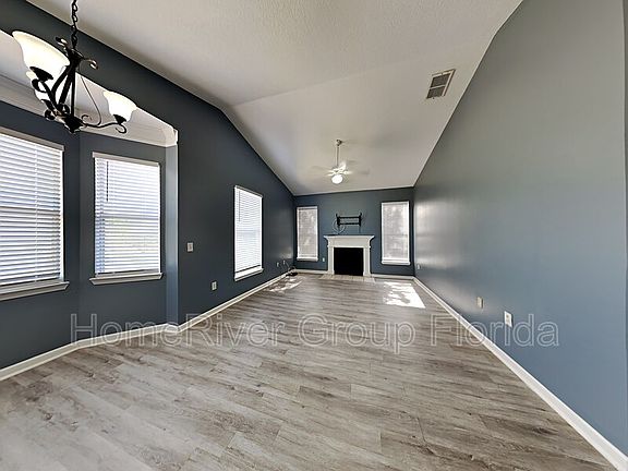 5th image of 10509 Villa View Cir