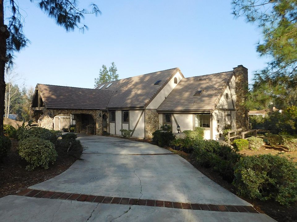 1st image of 3553 Hollyberry Dr