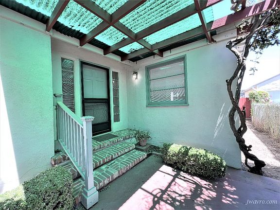 4th image of 211 S Idaho St