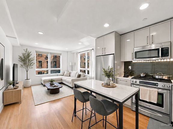 3rd image of 139 Skillman Ave APT 3D