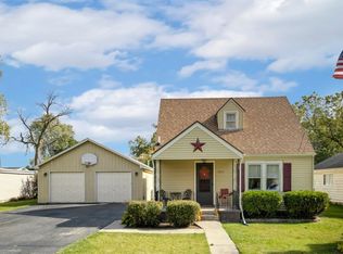 1012 Avery Ave, Dixon, IL 61021