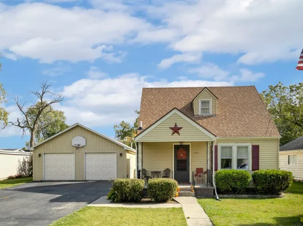 1012 Avery Ave, Dixon, IL 61021