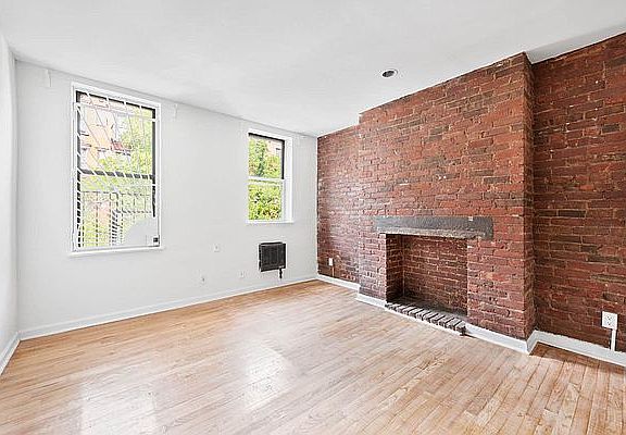 3rd image of 506 E 6th St #3FF