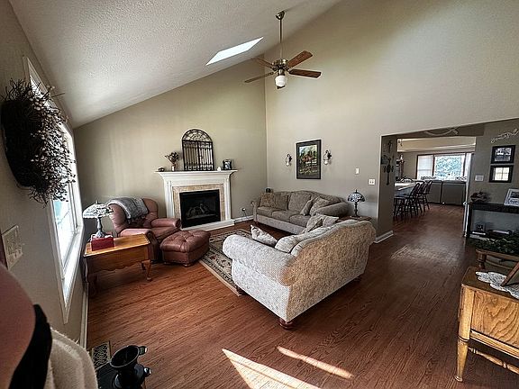 2nd image of 141 Lupine Dr