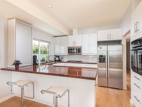 3rd image of 1207 Archer St