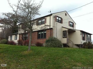 26 Geissler Dr, Shelton, CT 06484