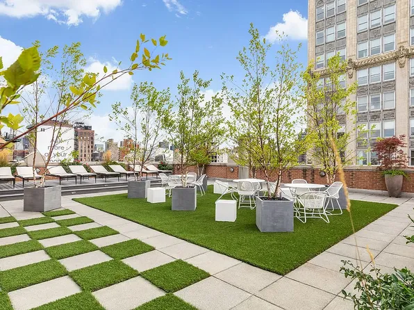 260 Park Avenue South image 8 of 9