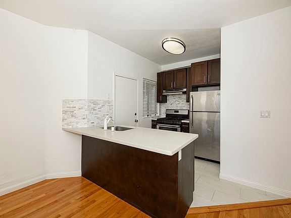 4th image of 563 Webster St #805A