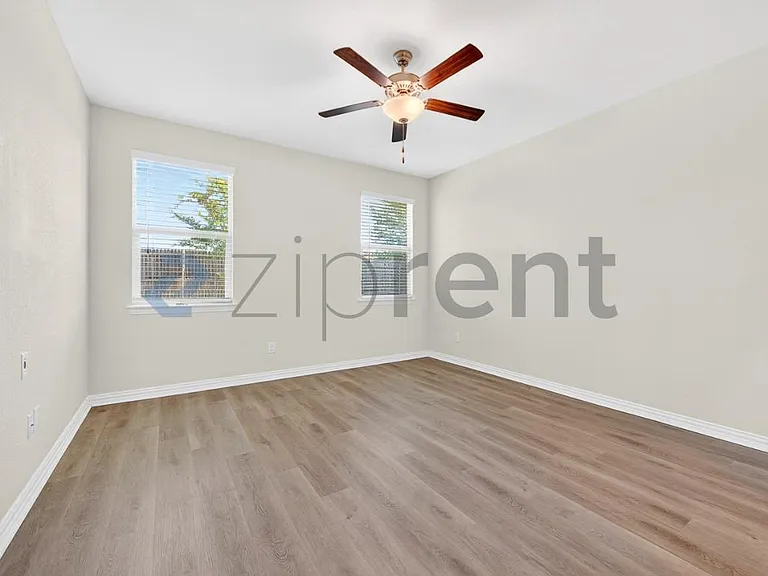 2130 Clarion Dr — Photo 18
