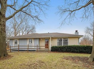 811 E 14th St, Oak Grove, MO 64075