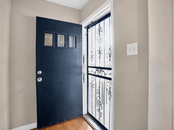 3rd image of 3503 Wilshire Rd