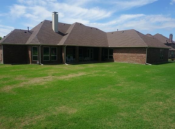3rd image of 904 Alfred Dr
