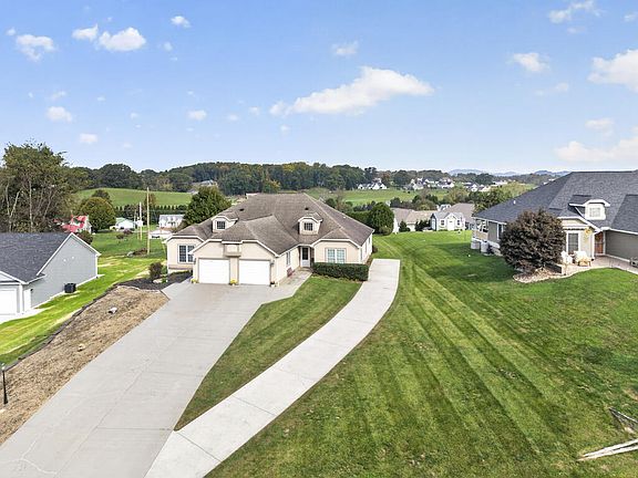 3rd image of 18514 Keeneland Ln