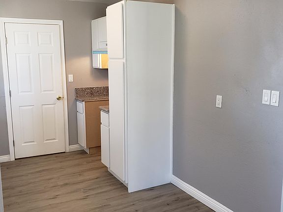 5th image of 1133 W Avenue H11