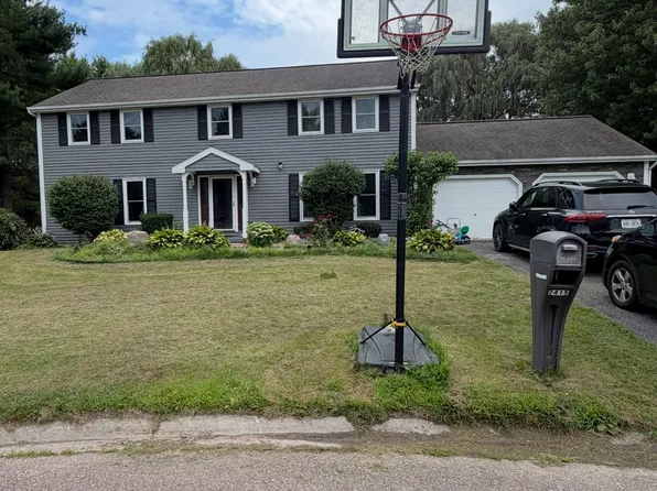 7415 Eastgate Cir, Liverpool, NY 13090
