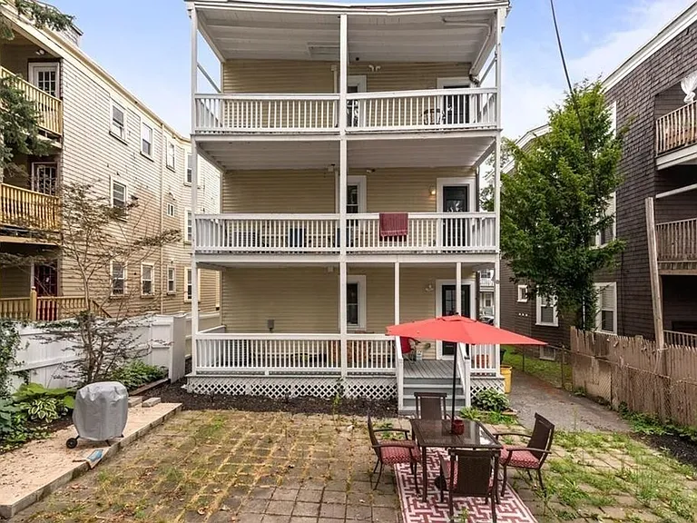389 Centre St — Photo 3