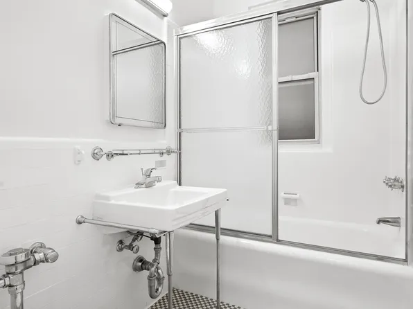 439 East 51st Street image 13 of 14