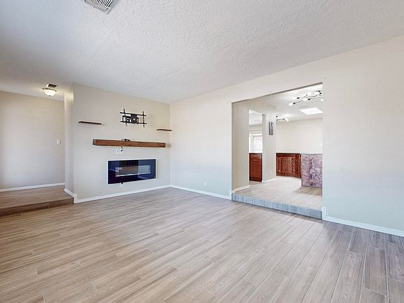5th image of 6904 Orphelia Ave NE