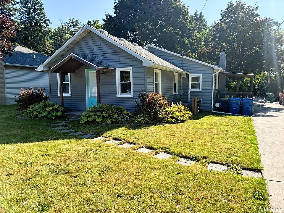 1st image of 1858 Birchcrest Rd