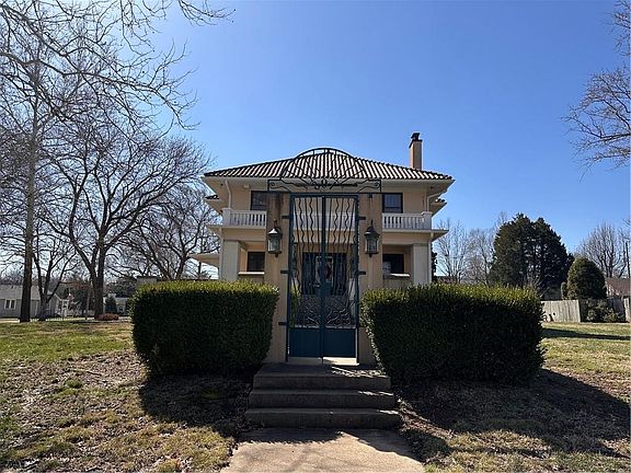 4th image of 301 Winwood Dr