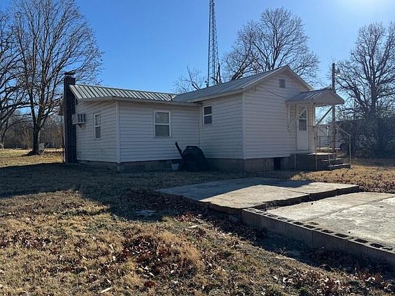 3rd image of 305 Lorton Ave
