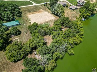 11072 S Lakeview Rd, Carbondale, KS 66414