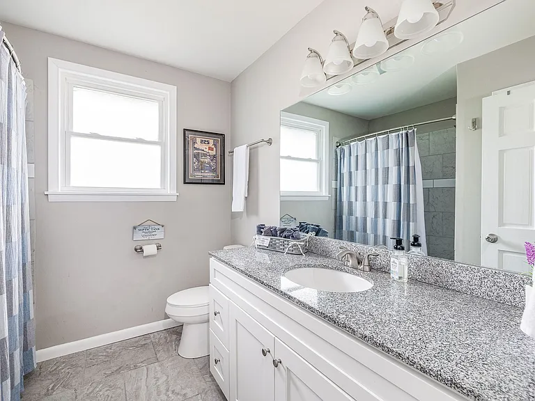 204 Edgewater Dr — Photo 15