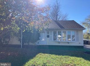 2809 Windsor Dr, Bensalem, PA 19020