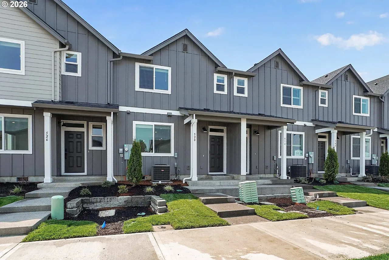 3 bed, 2.5 bath, 1414 sqft, $2,350 — Photo 1
