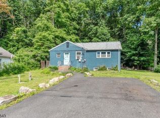 28 Coolidge Trl, Hopatcong, NJ 07843