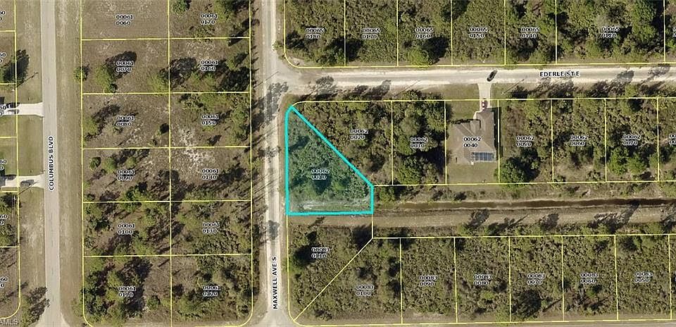 1st image of 1031 Maxwell Ave S