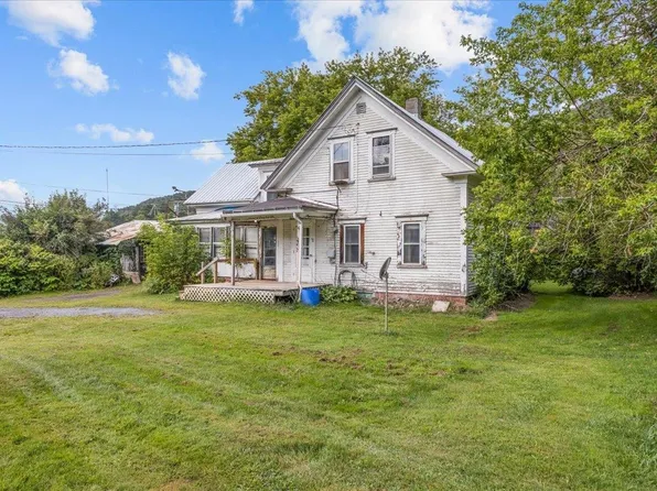 8 Buffalo Street, Hardwick, VT 05843