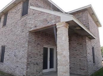 4th image of 2100 N 51st Cir
