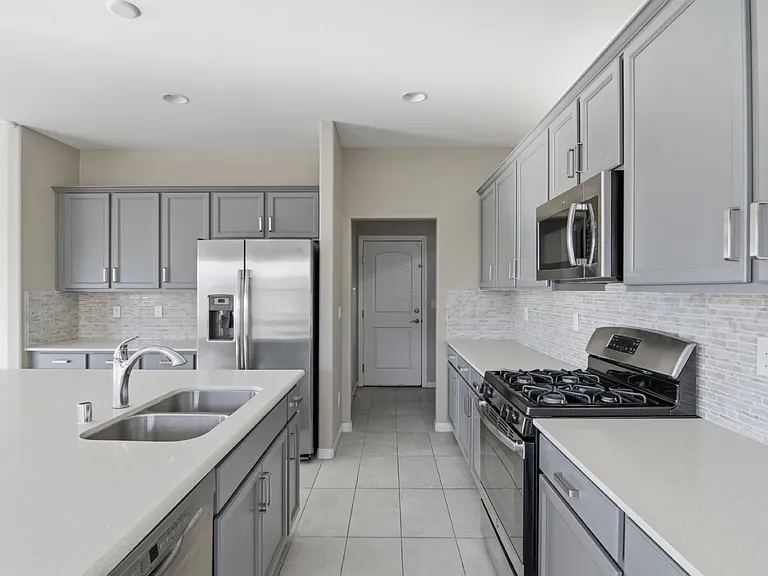 3158 Molinos Dr — Photo 19