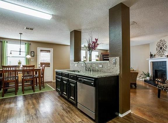 3rd image of 5321 Devils River Dr
