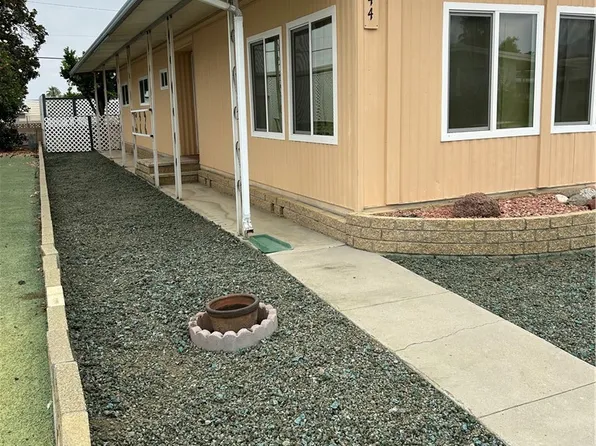 1744 Santiago Way, Hemet, CA 92545
