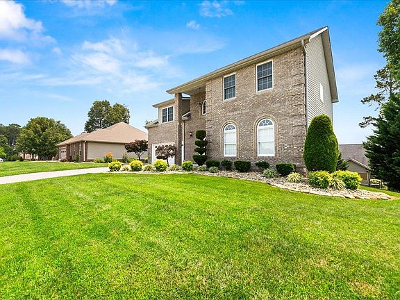 3rd image of 8018 Stone Hollow Dr