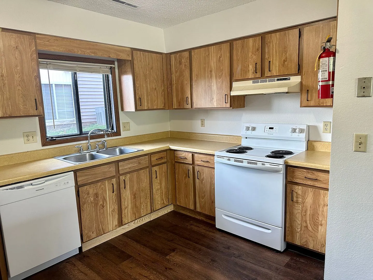 2 Bedroom 1 Bathroom Apartments — Photo 3