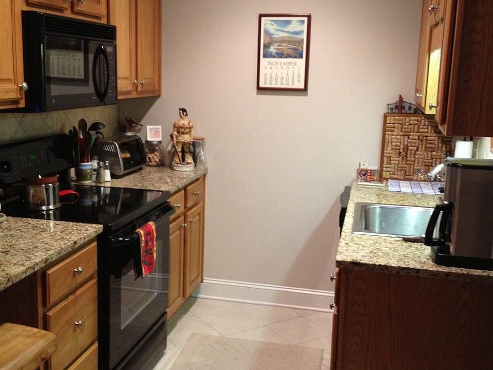 1st image of 521 Penny Ln #521
