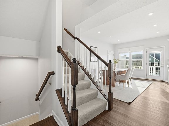 5th image of 204 Cranesbill Dr