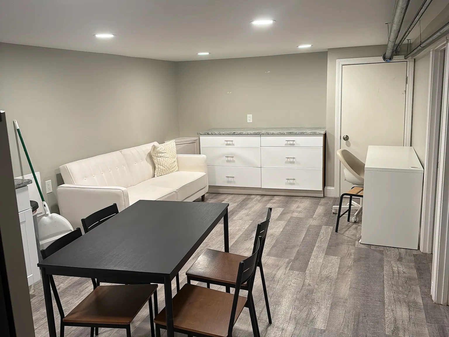 65 Burnham St — Photo 3