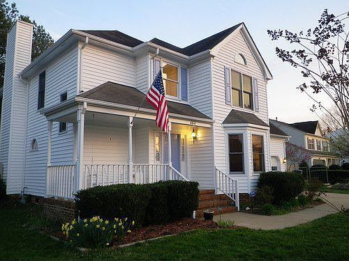 1st image of 464 Waverly Pl