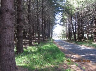 52 Madrone Rd, Whitethorn, CA 95589