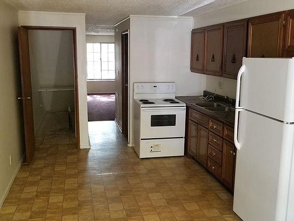 3rd image of 1731 Broadway St APT F
