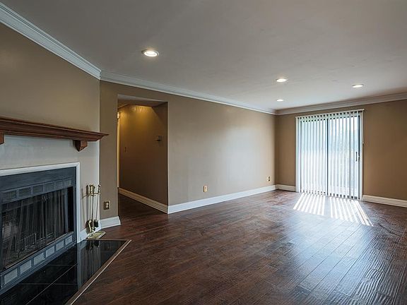 3rd image of 9452 Woodland Hills Dr Unit 9452