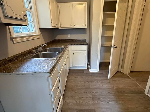 4th image of 358 Midwood Ave